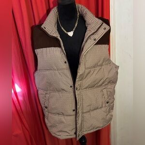 Women’s Large cream & brown vest🤎 size Large, perfect condition! Super comfy!